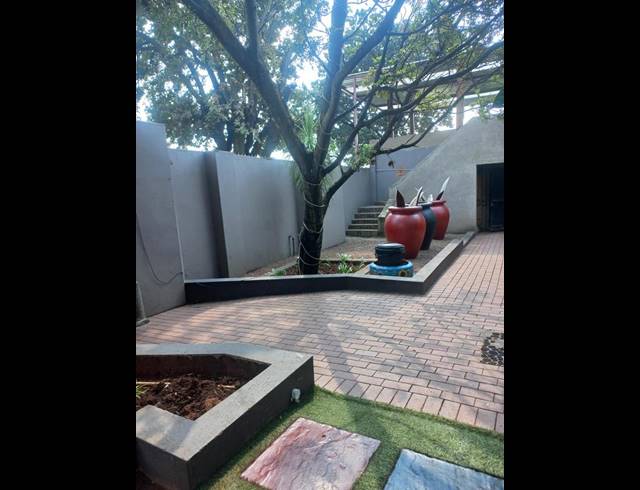 OFFICE PROPERTY TO RENT IN KENSINGTON